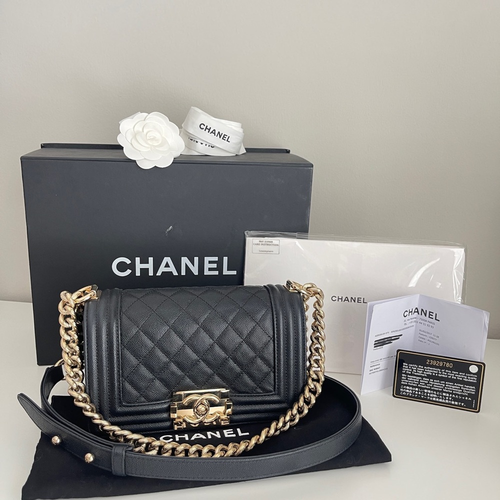 Chanel boy black caviar small size with rare twist GHW